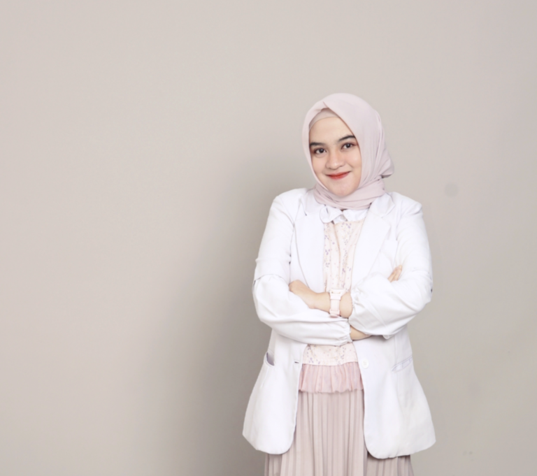 Foto Ratna Sari Hardayanti